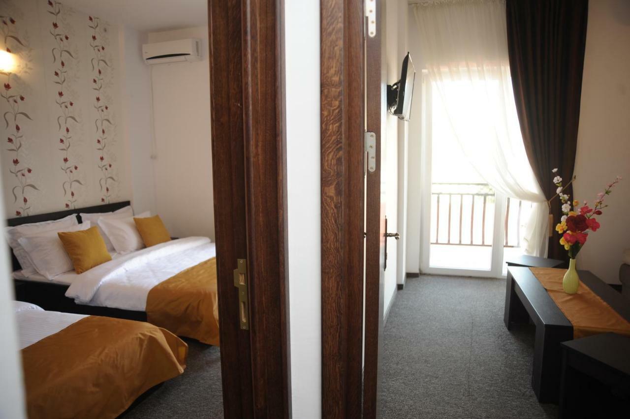 Hotel Pinguin エフォリエ・ノルド エクステリア 写真